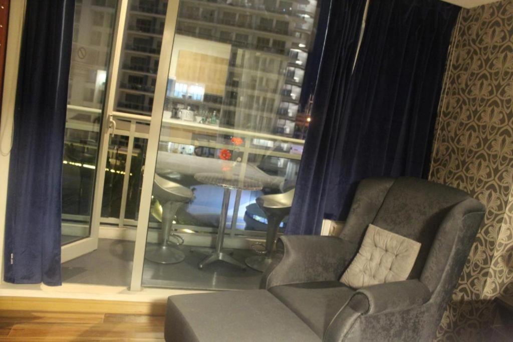 Azure C6 Balcony Wifi Near Mall Airport Multipl Units Manille Extérieur photo